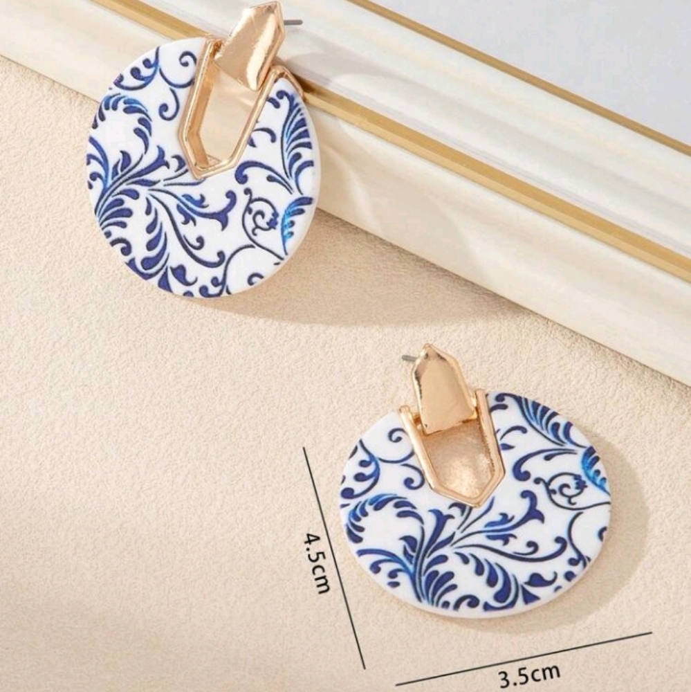 NEW! Porcelain Floral Elegant Round Shape Blue and Gold Earrings - Picture 4 of 5
